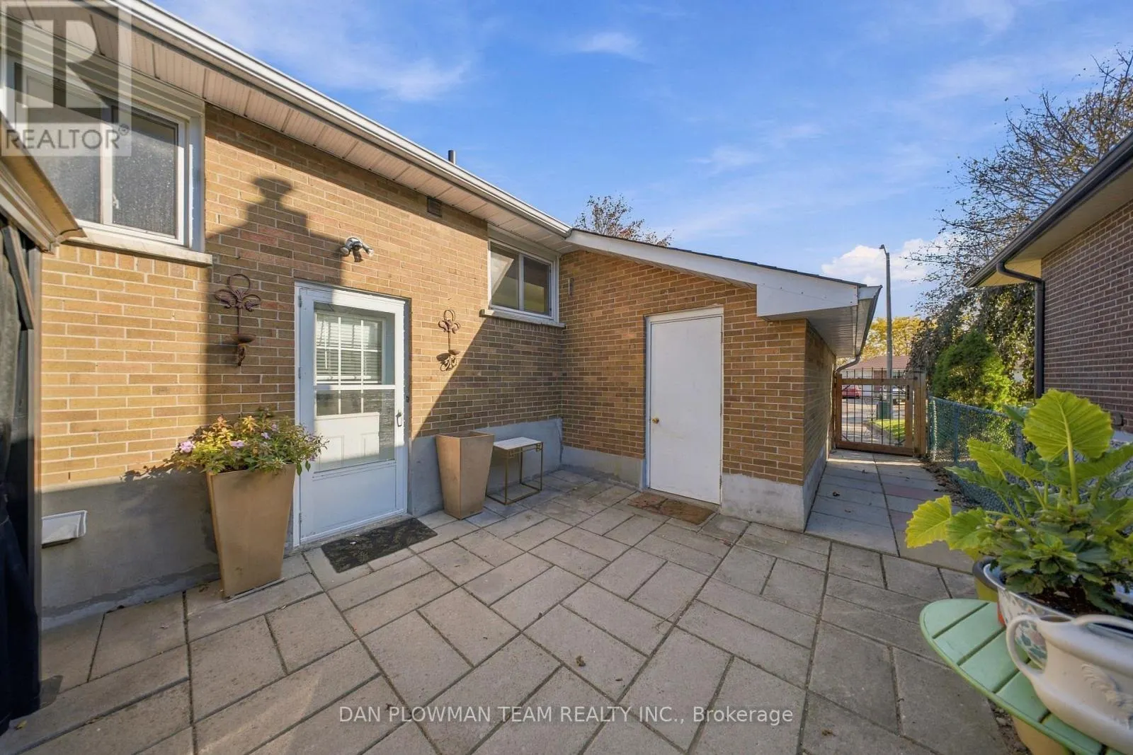 42 SENECA AVENUE
