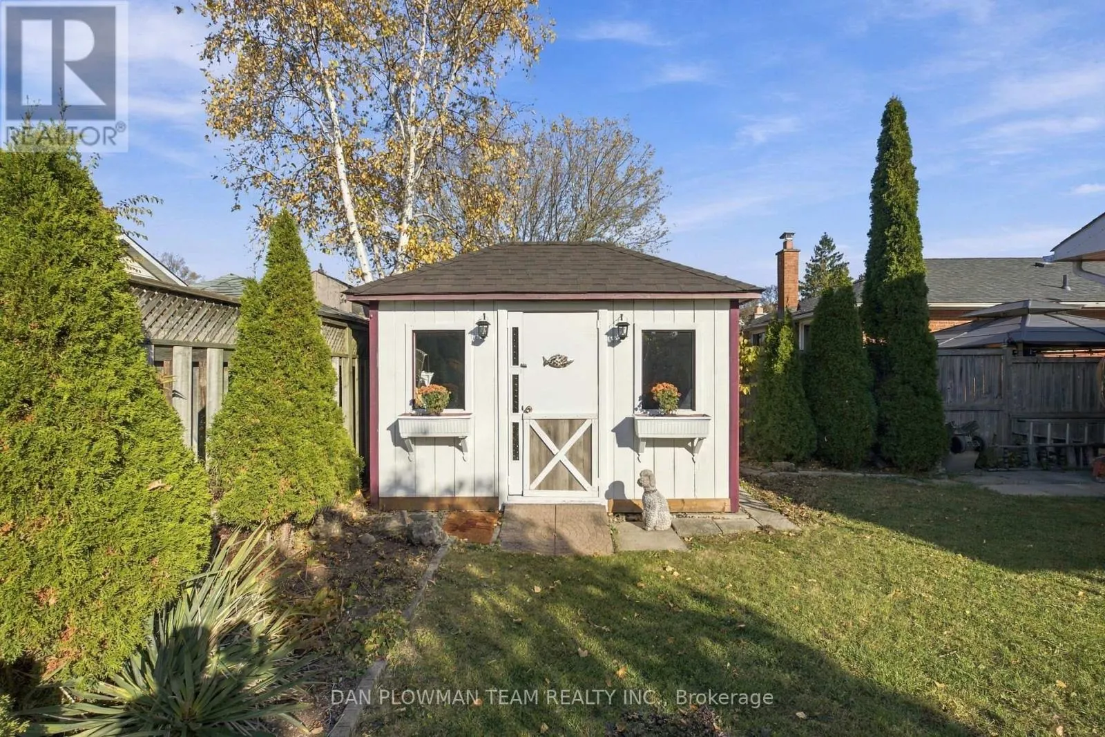 42 SENECA AVENUE