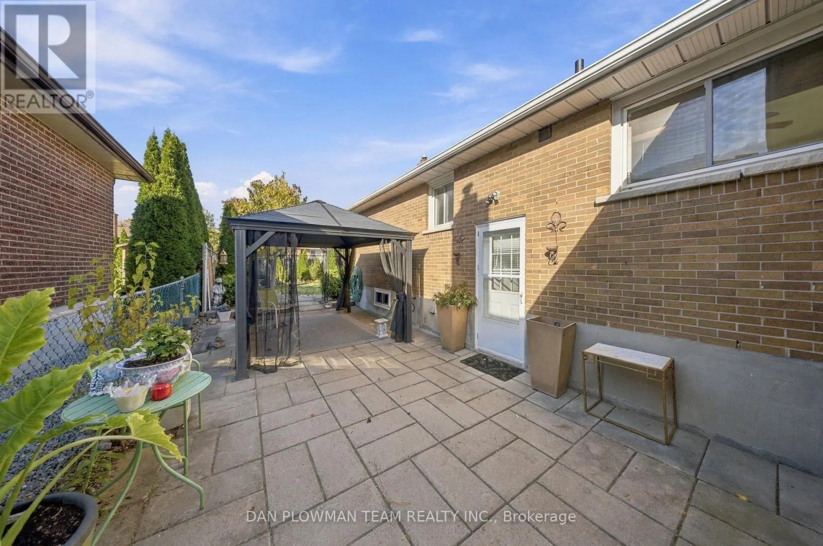 42 SENECA AVENUE