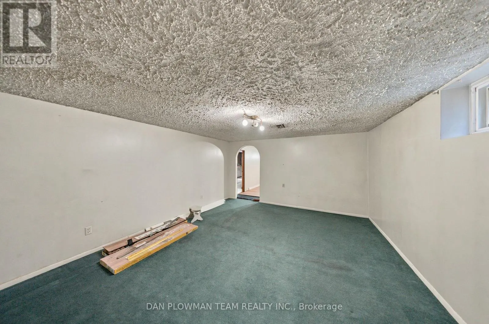 42 SENECA AVENUE