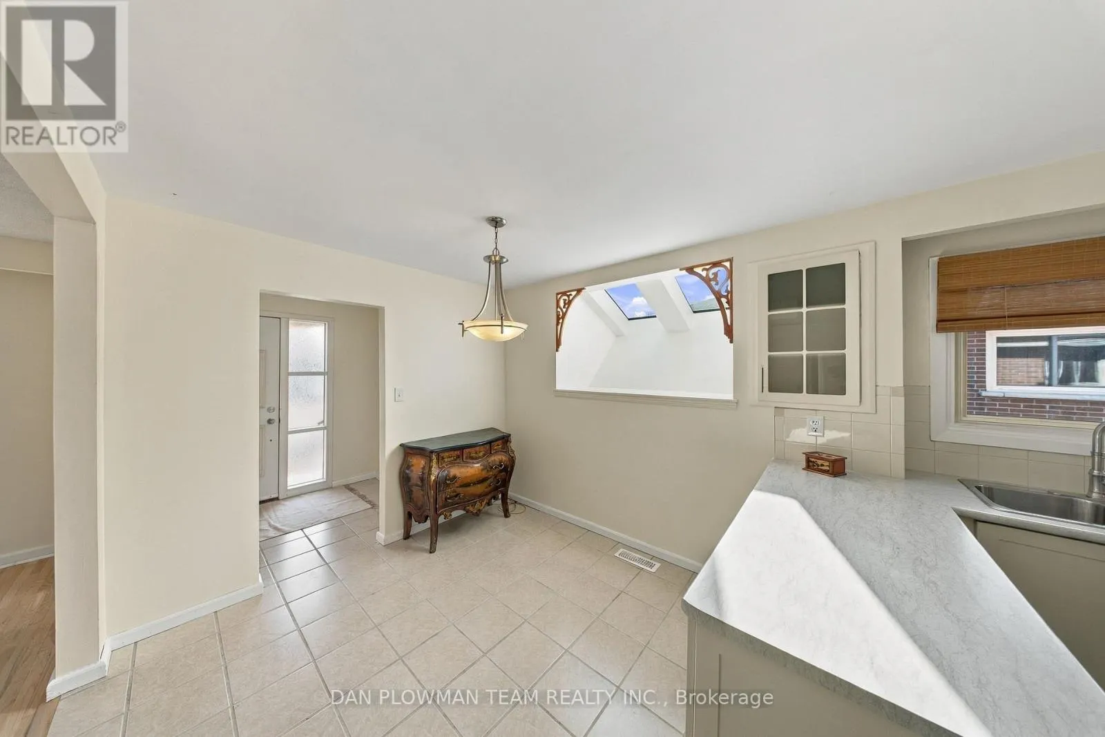 42 SENECA AVENUE