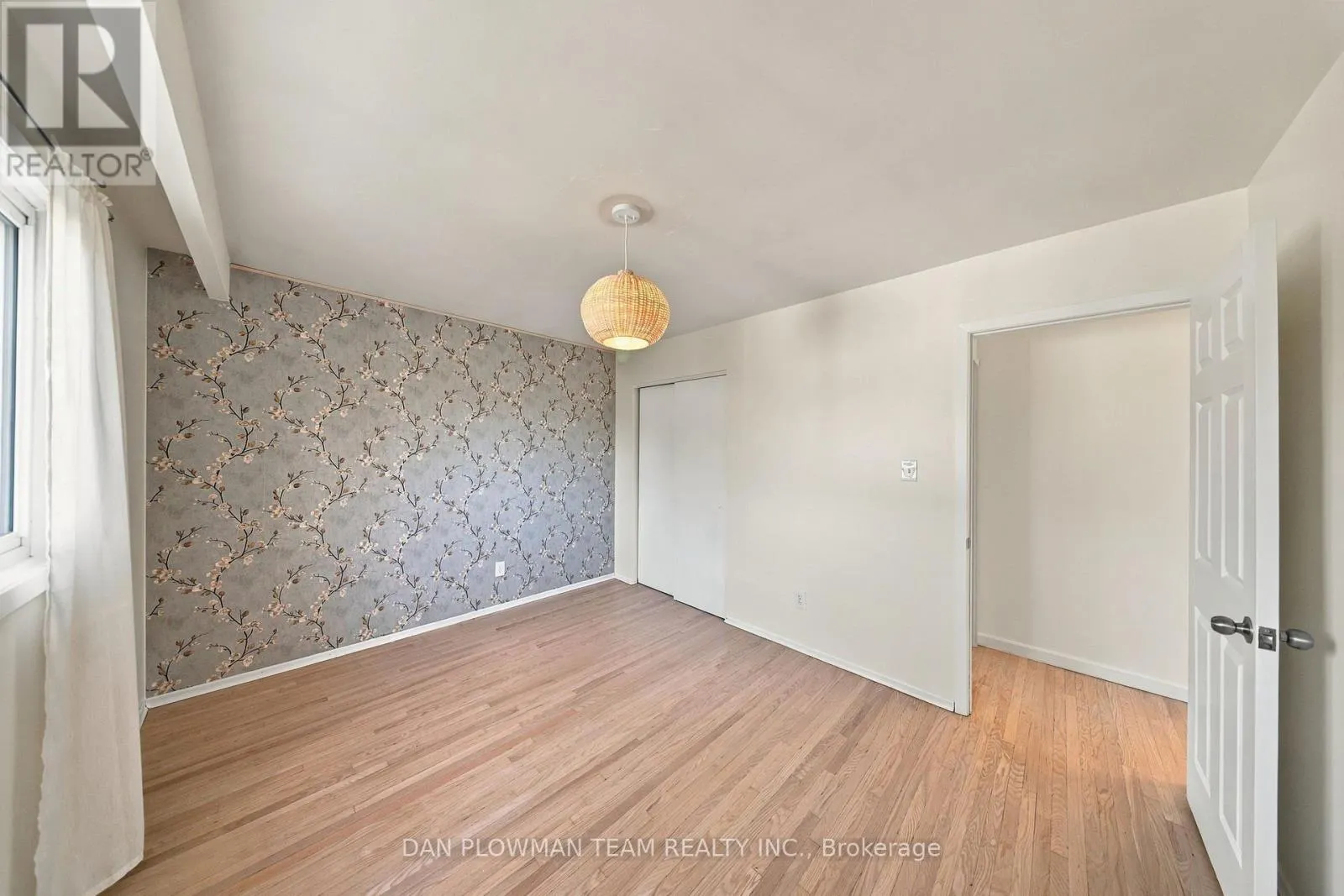 42 SENECA AVENUE