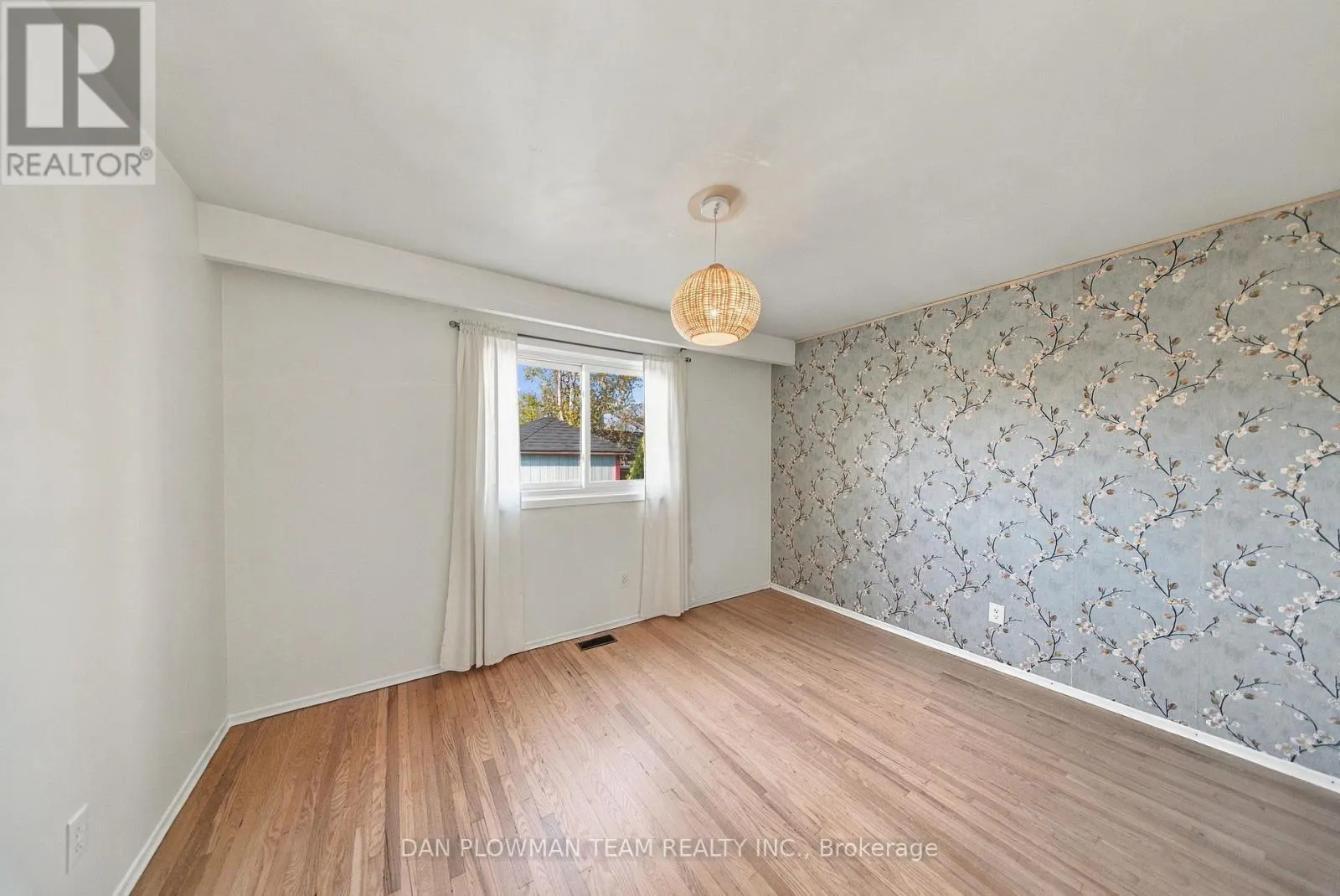 42 SENECA AVENUE