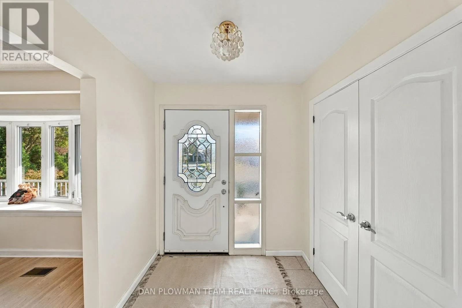 42 SENECA AVENUE
