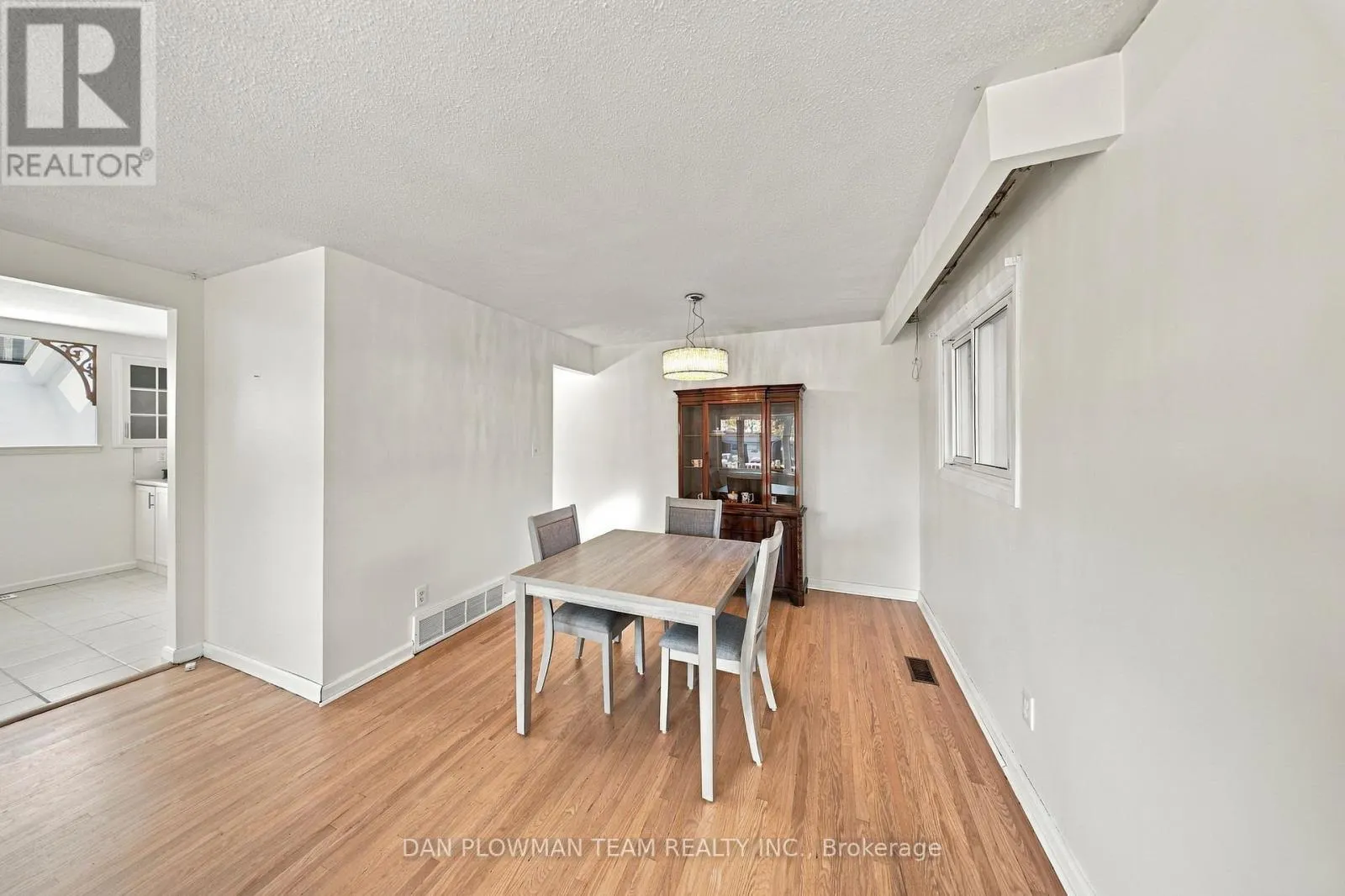 42 SENECA AVENUE