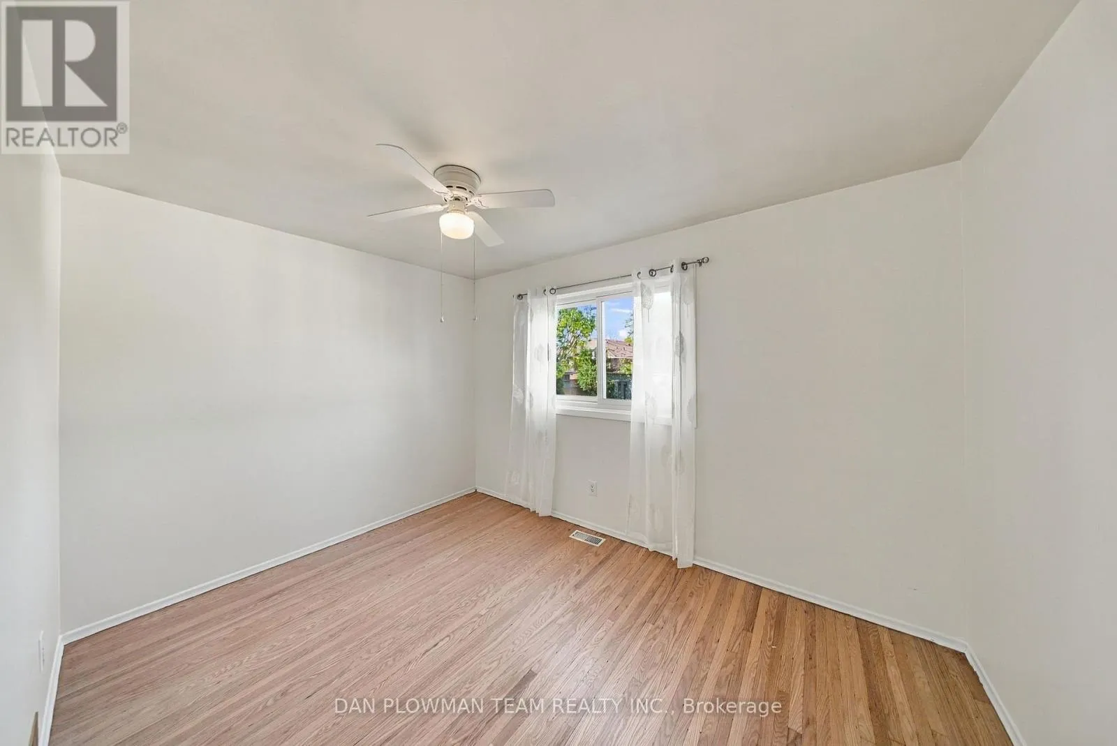 42 SENECA AVENUE