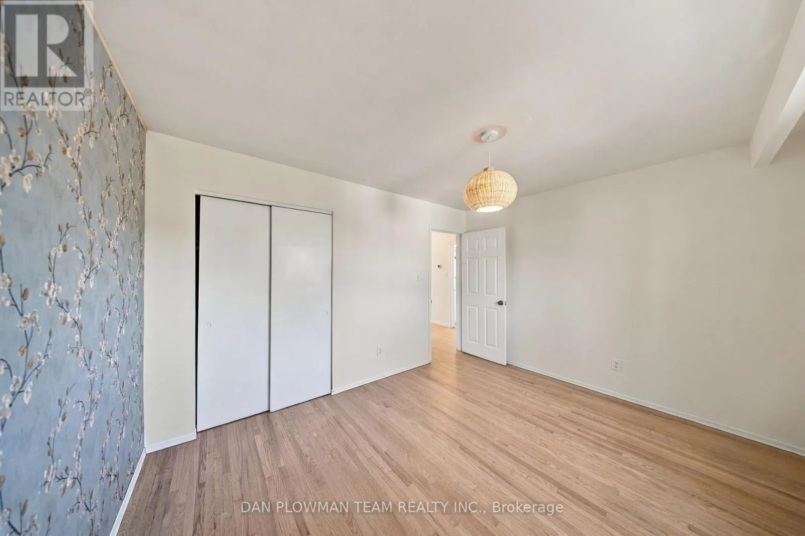 42 SENECA AVENUE