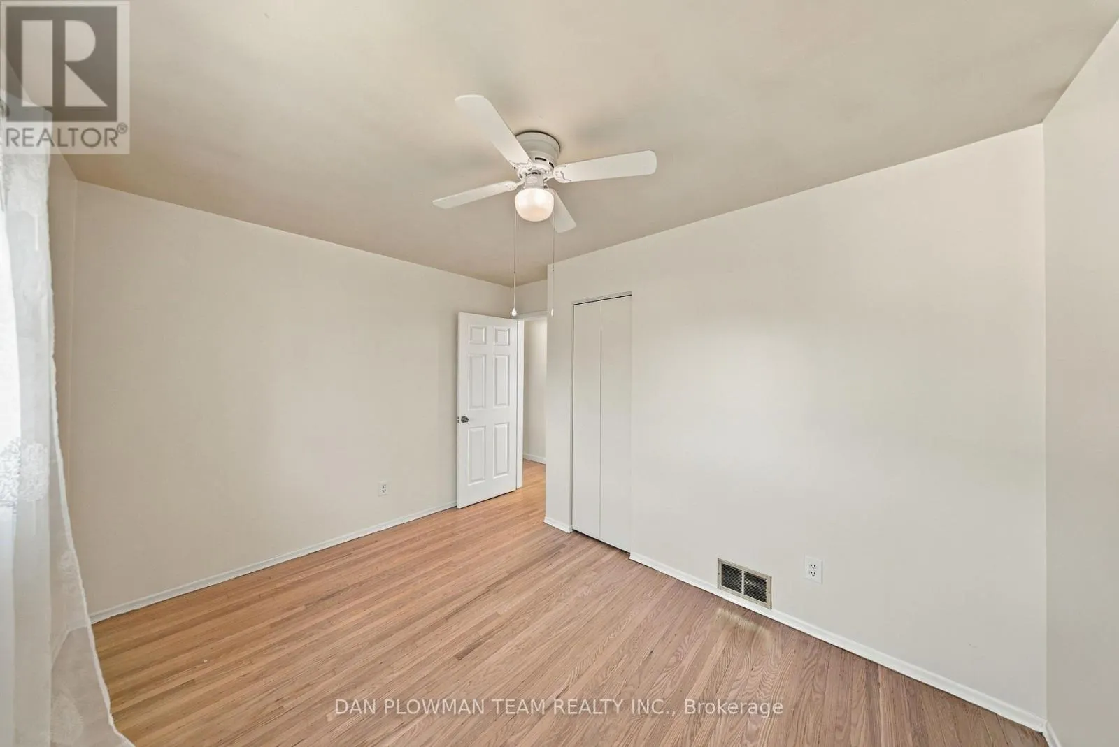 42 SENECA AVENUE