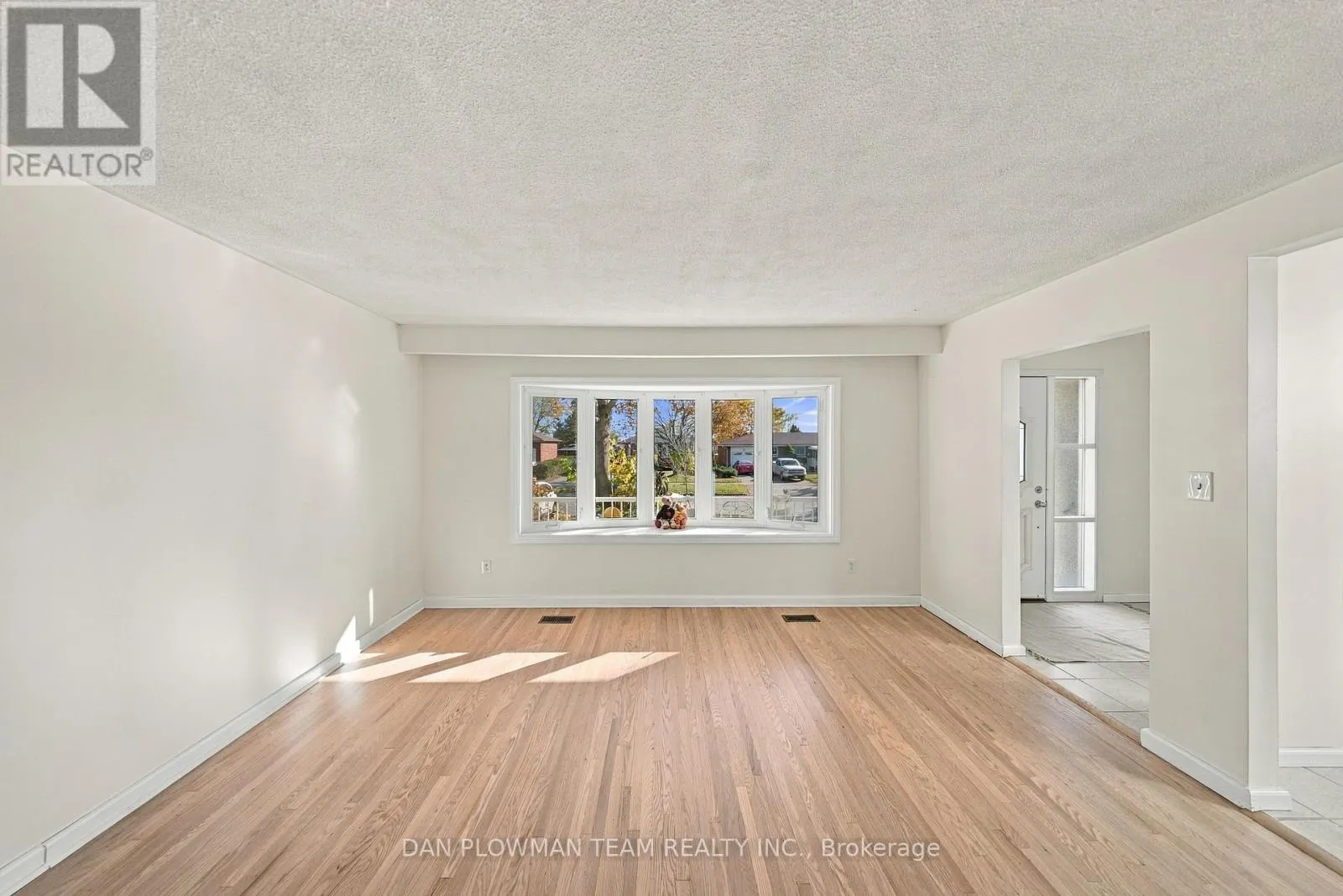 42 SENECA AVENUE