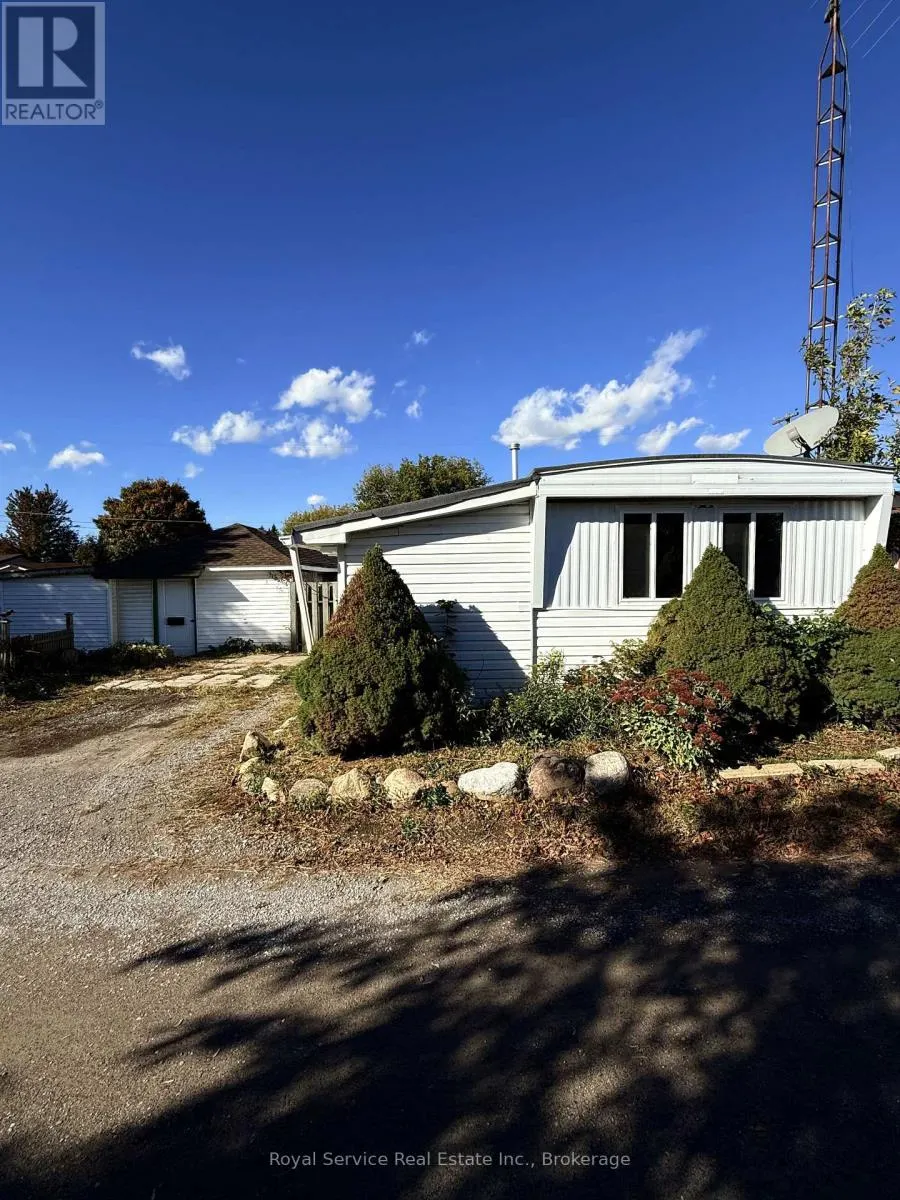 2 - 1037 ARTHUR STREET #2