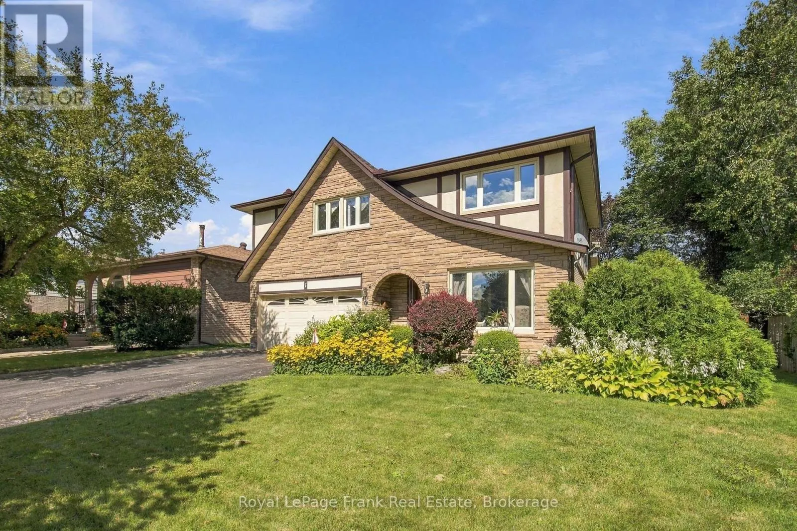 7 TRINITY CRESCENT