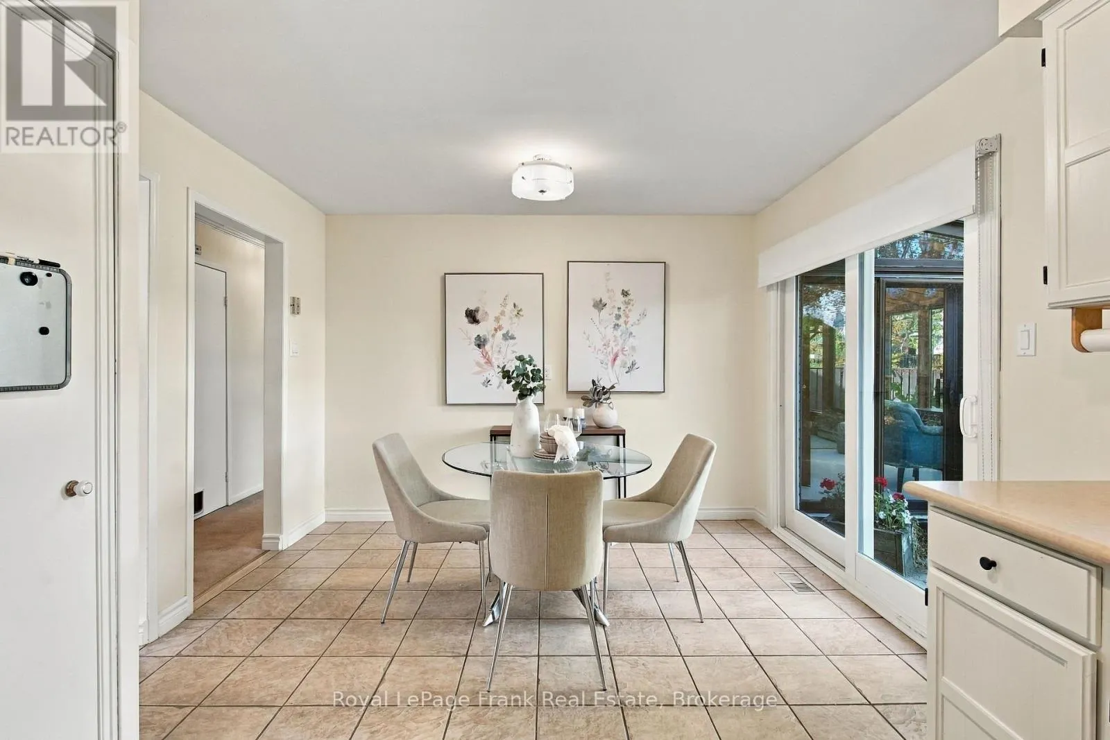 7 TRINITY CRESCENT