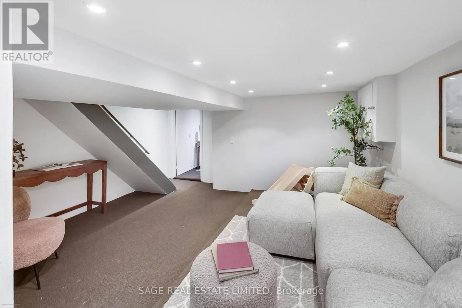 346 LESLIE STREET