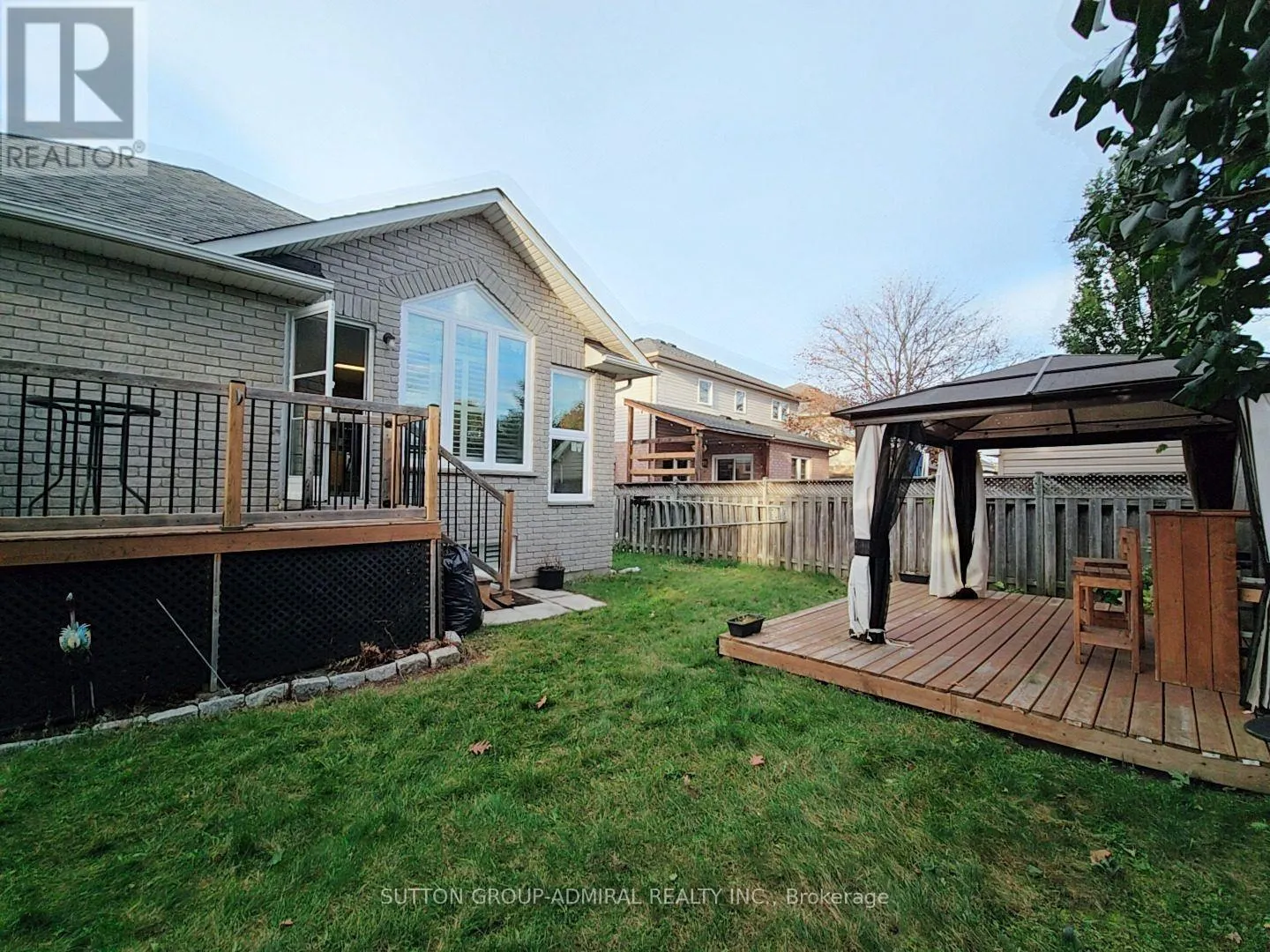 MAIN FLR - 195 RYERSON CRESCENT