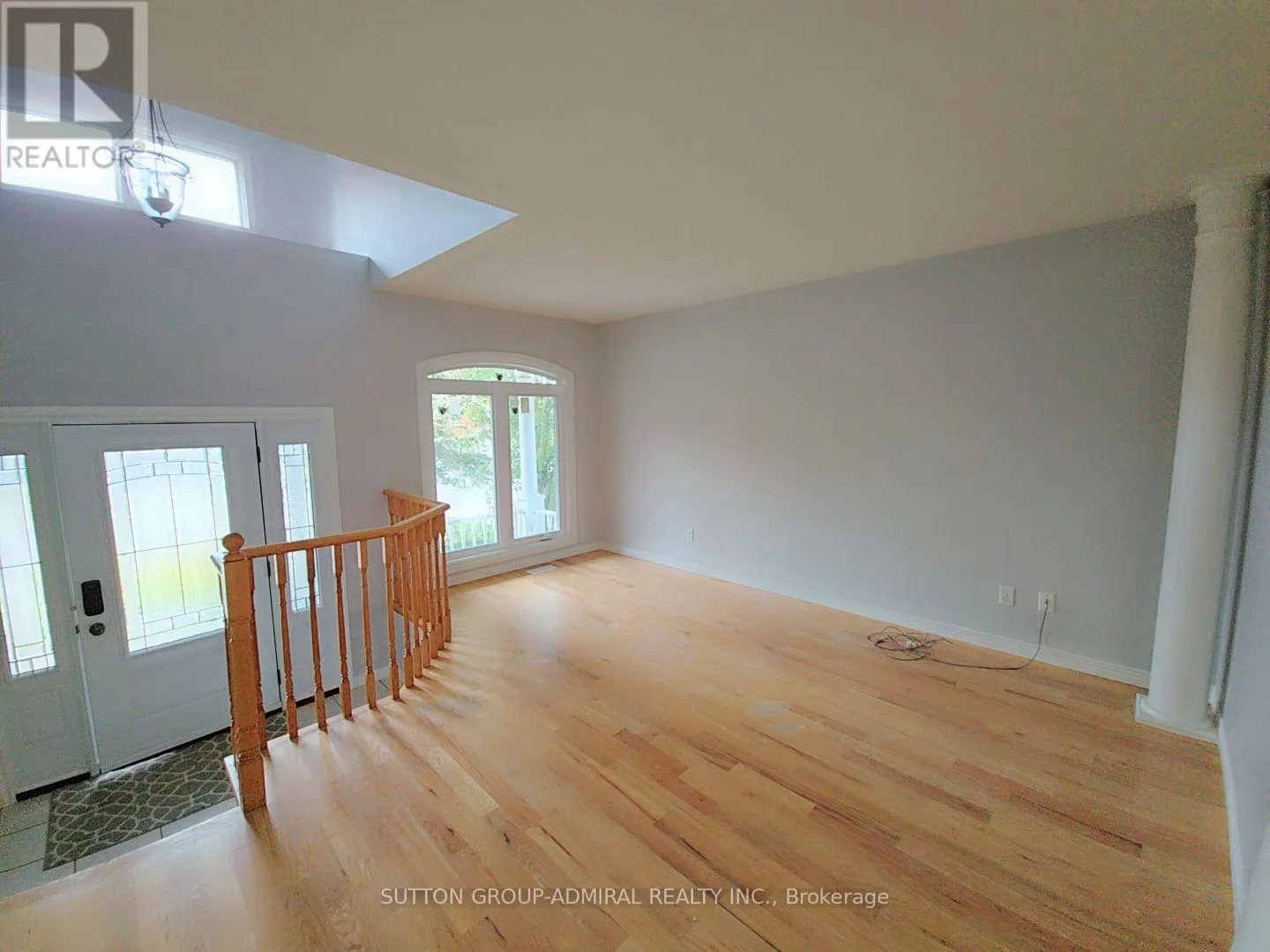 MAIN FLR - 195 RYERSON CRESCENT