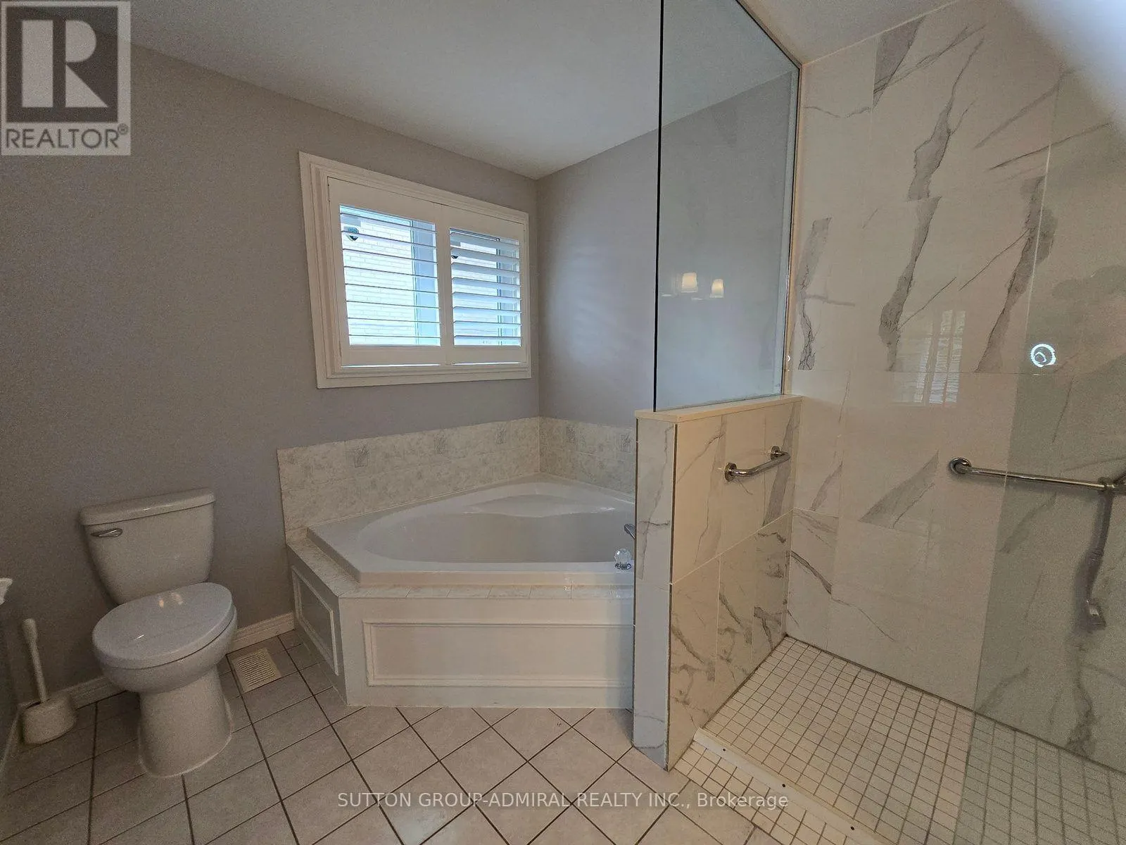 MAIN FLR - 195 RYERSON CRESCENT