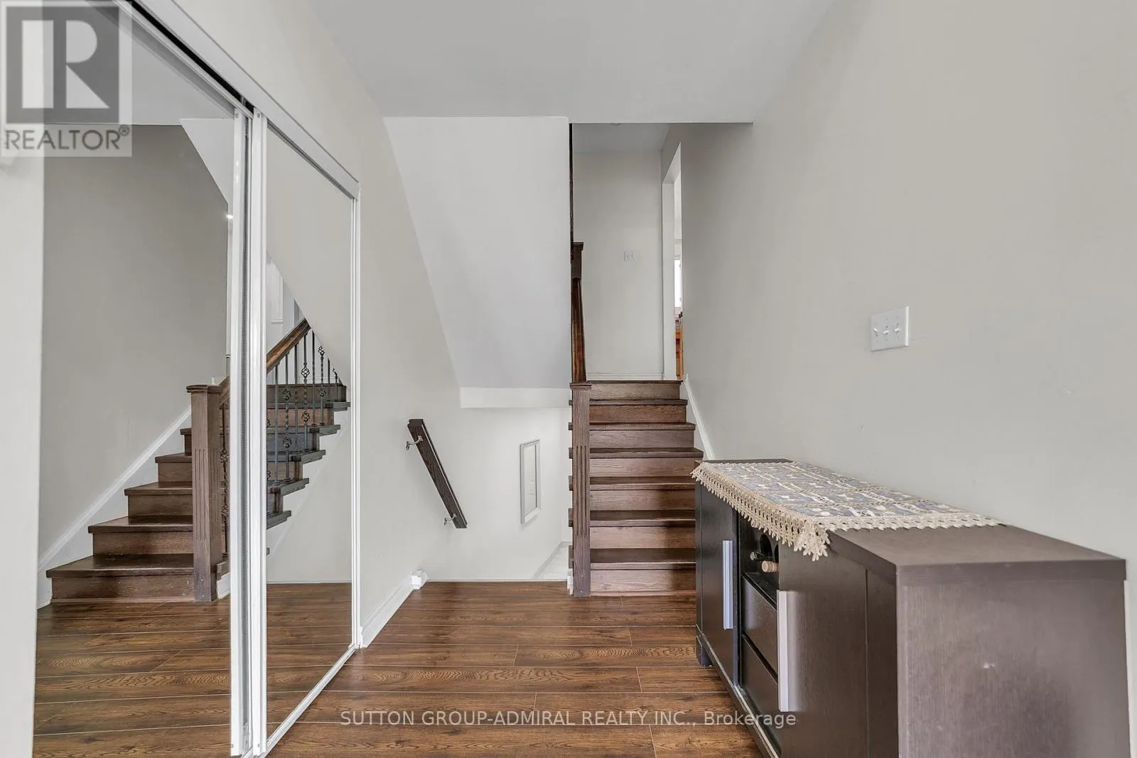 10 - 671 HUNTINGWOOD DRIVE