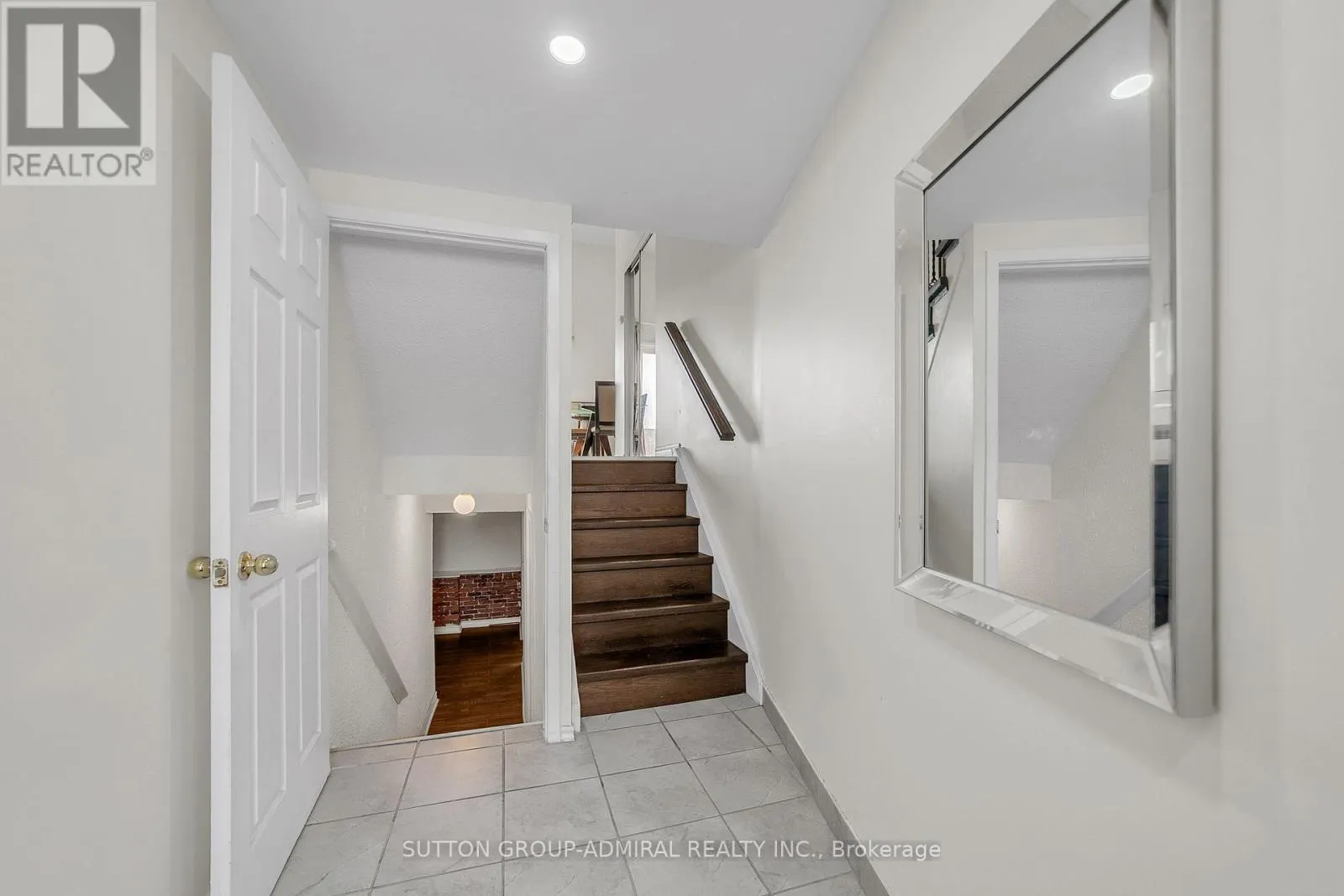 10 - 671 HUNTINGWOOD DRIVE