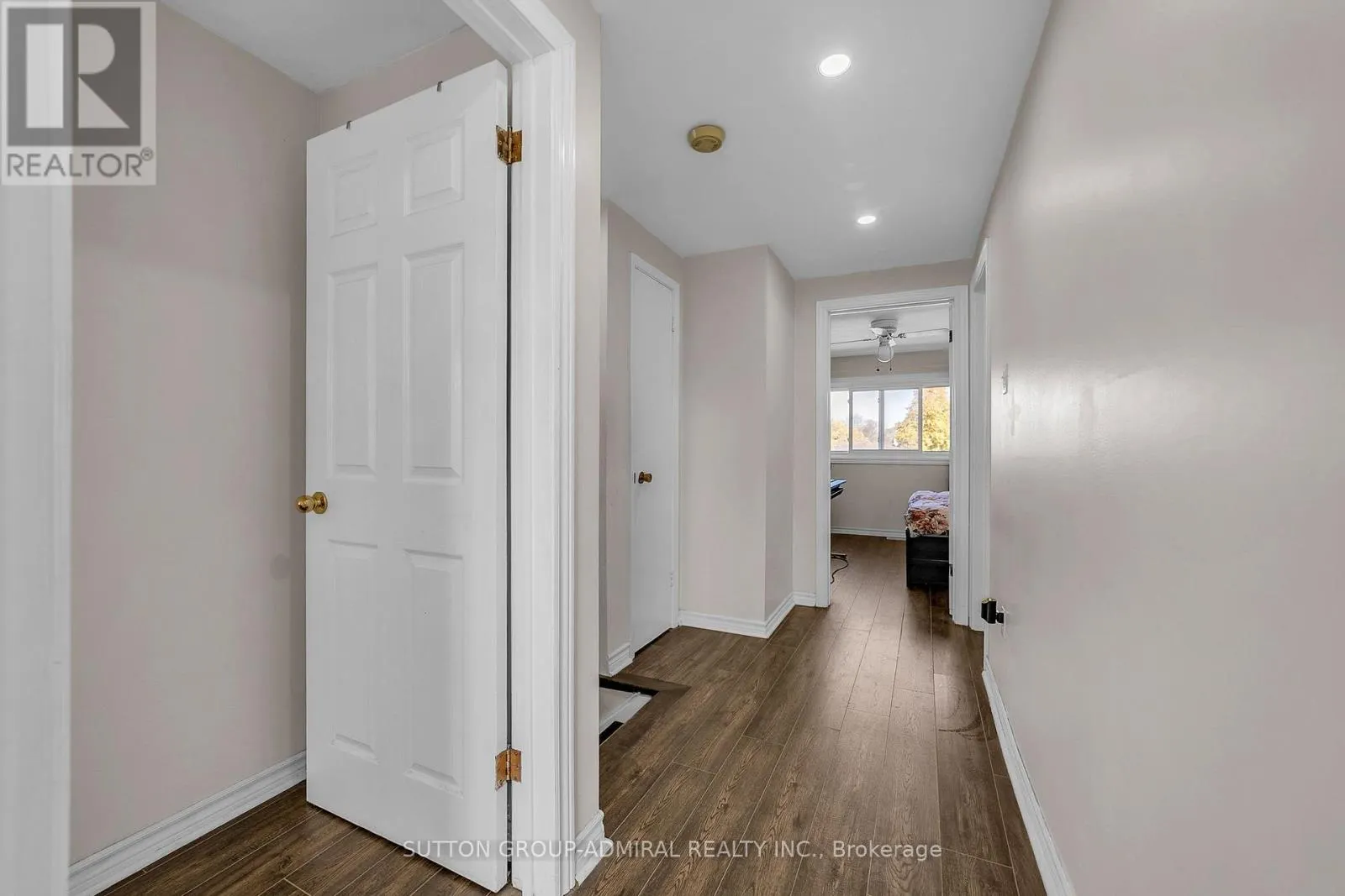 10 - 671 HUNTINGWOOD DRIVE