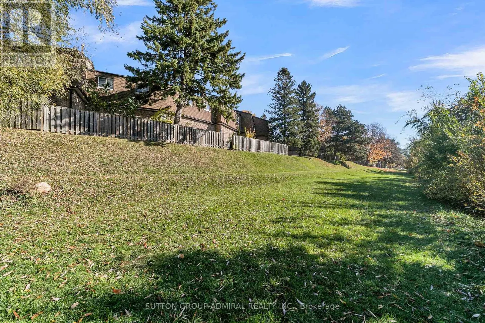 10 - 671 HUNTINGWOOD DRIVE