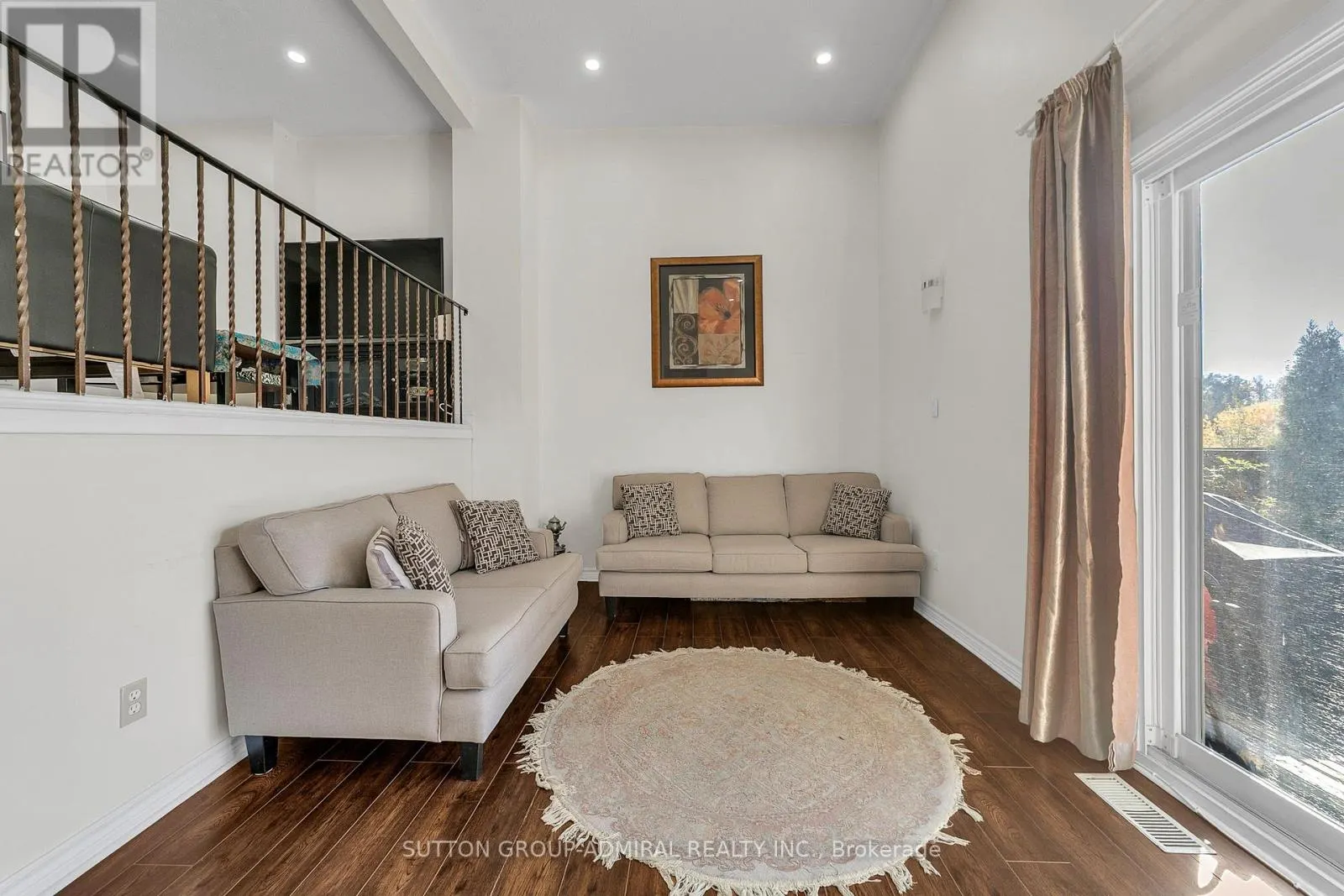 10 - 671 HUNTINGWOOD DRIVE