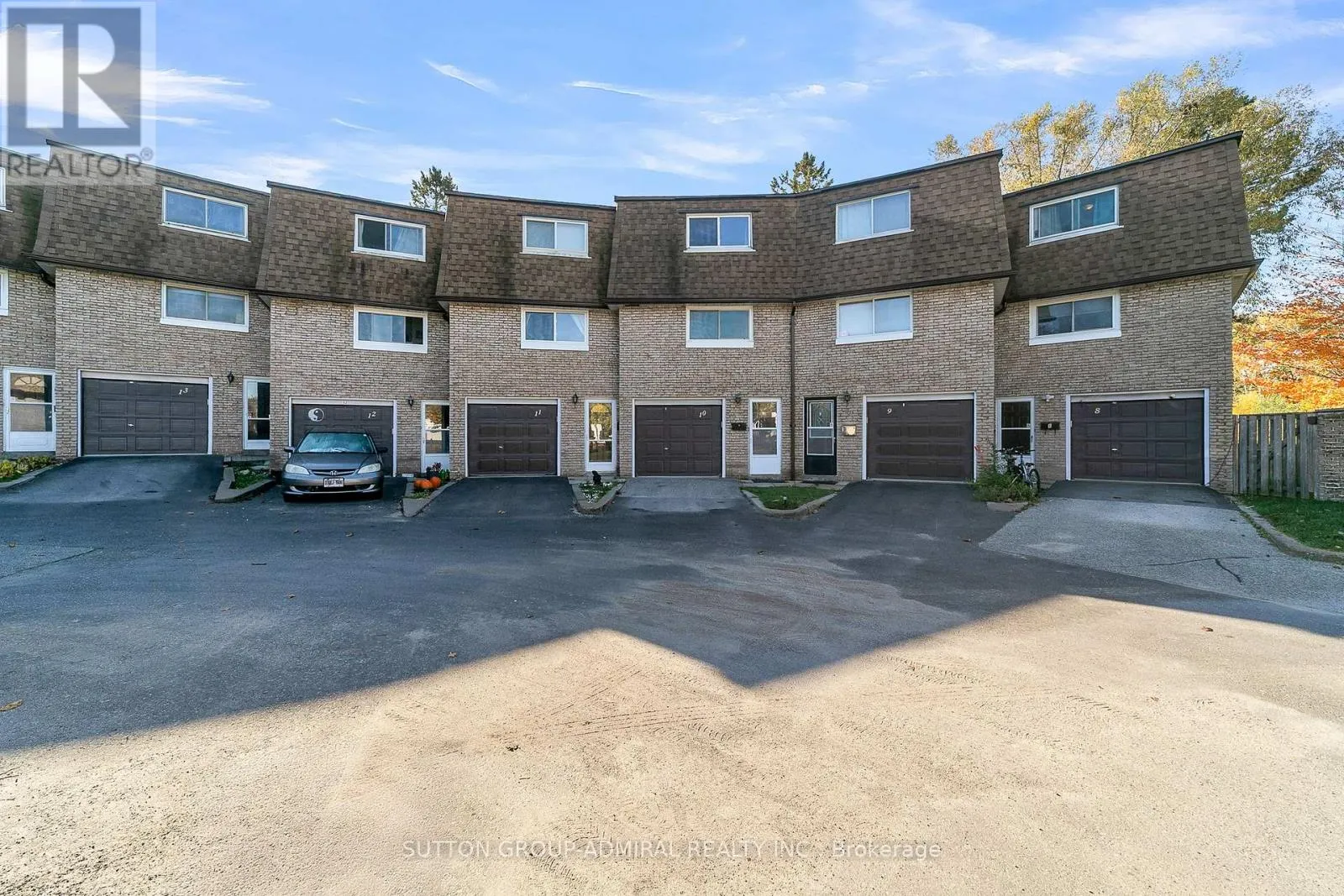 10 - 671 HUNTINGWOOD DRIVE