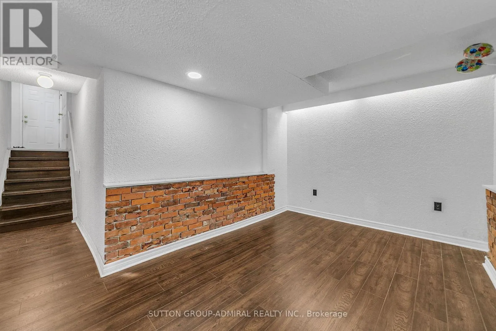 10 - 671 HUNTINGWOOD DRIVE