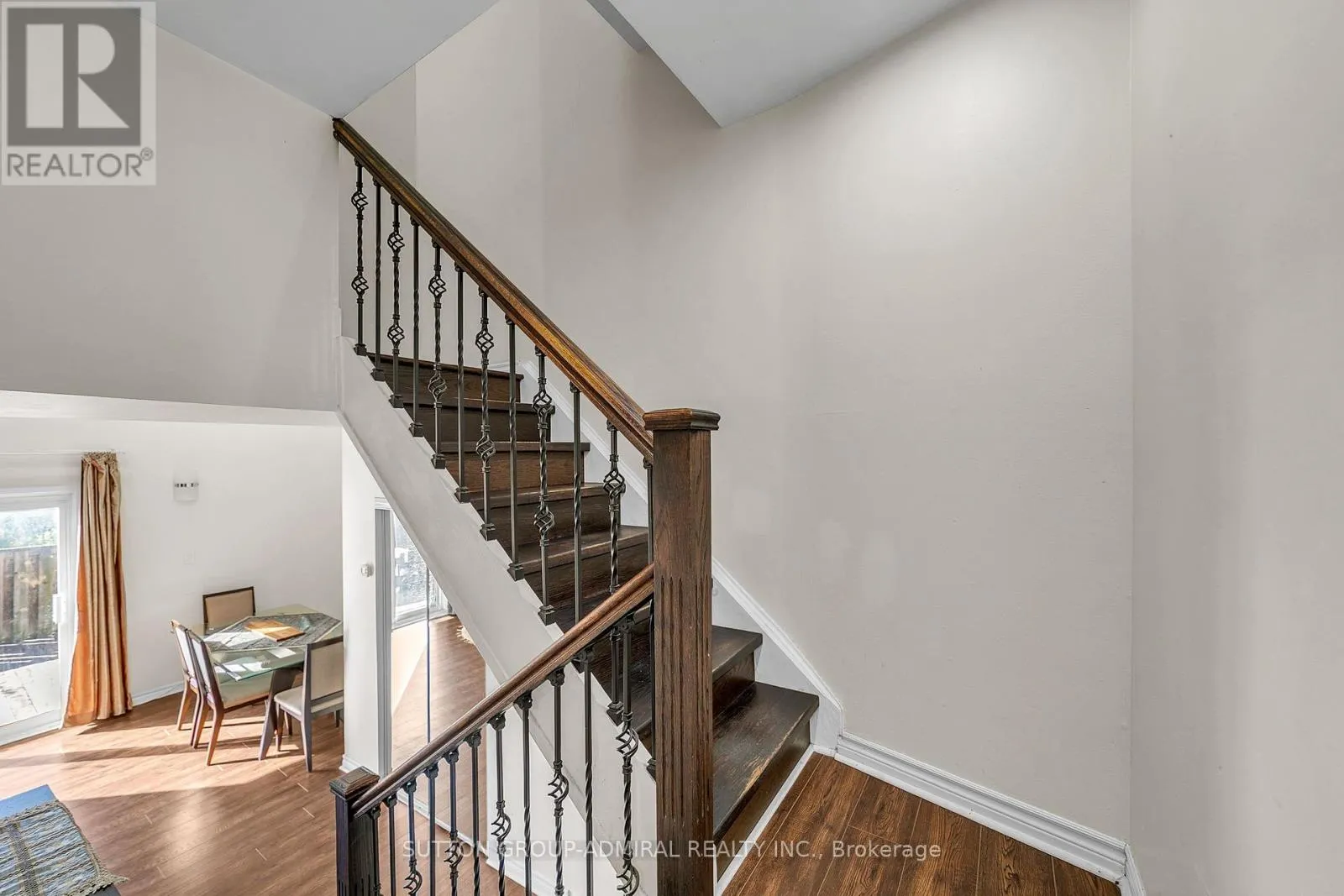 10 - 671 HUNTINGWOOD DRIVE