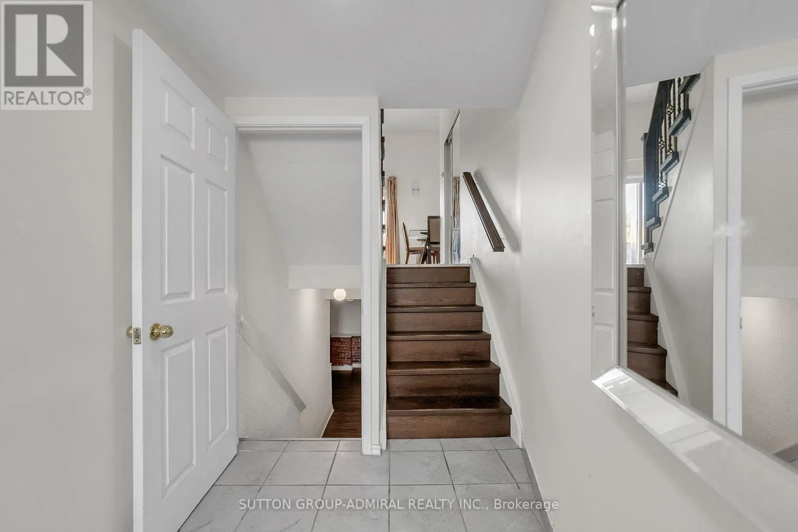 10 - 671 HUNTINGWOOD DRIVE