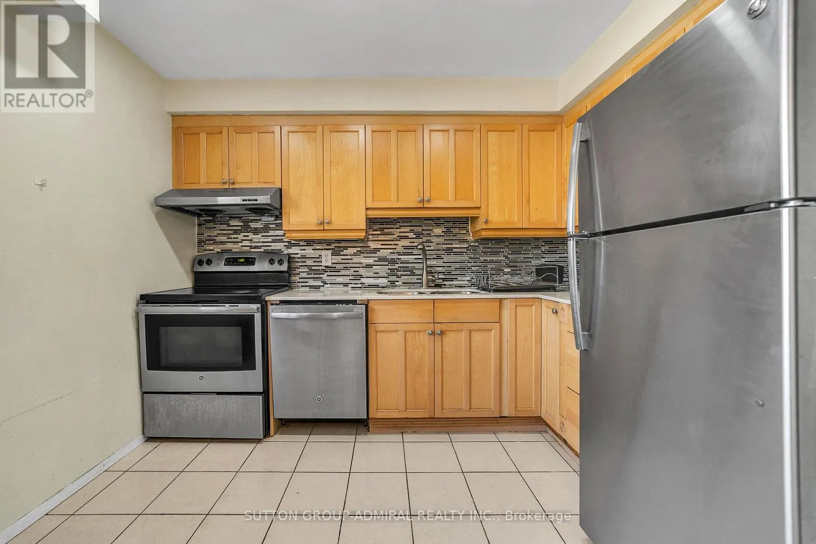 10 - 671 HUNTINGWOOD DRIVE