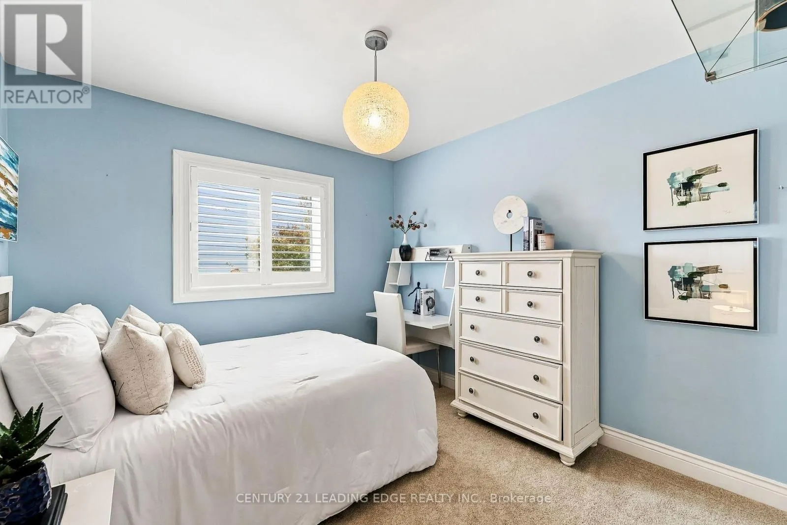 6 FORECASTLE ROAD