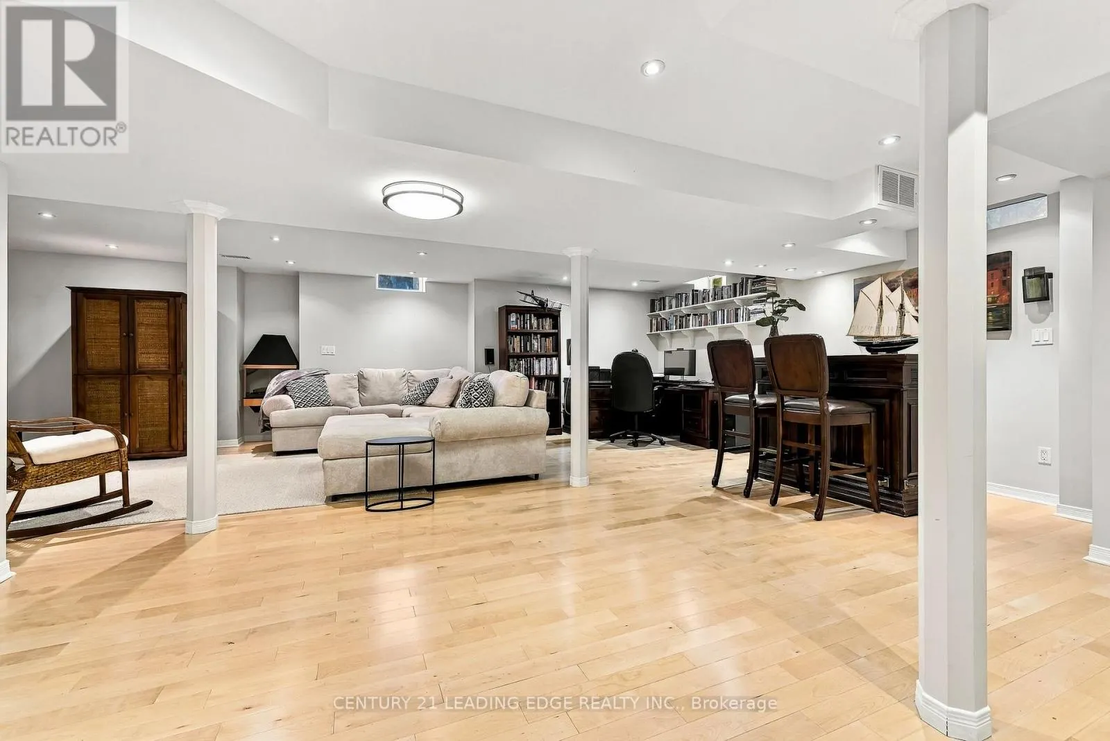 6 FORECASTLE ROAD