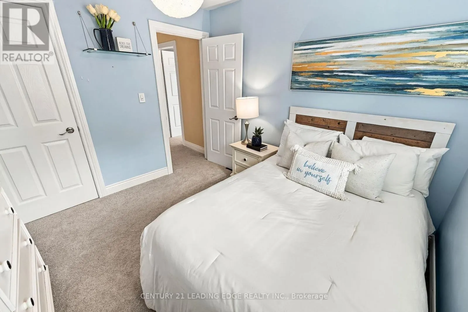 6 FORECASTLE ROAD