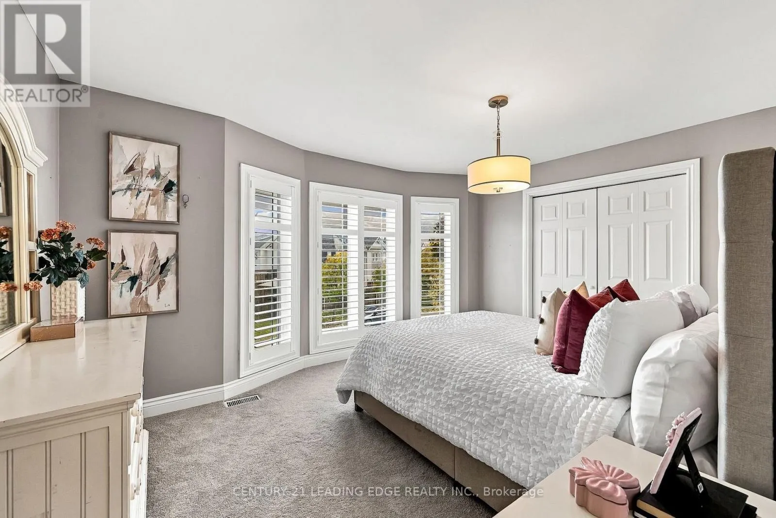 6 FORECASTLE ROAD