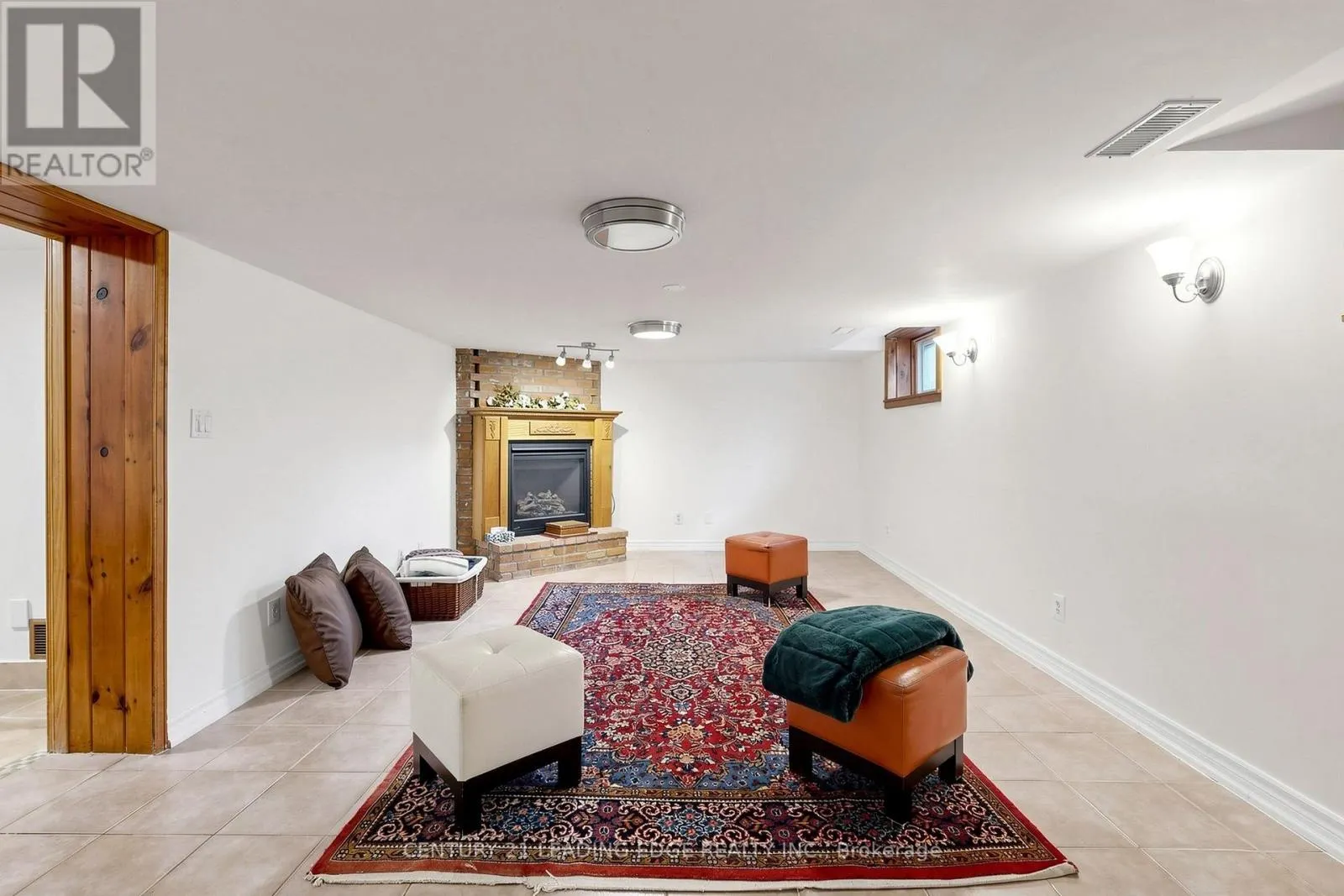 11 BELLVARE CRESCENT