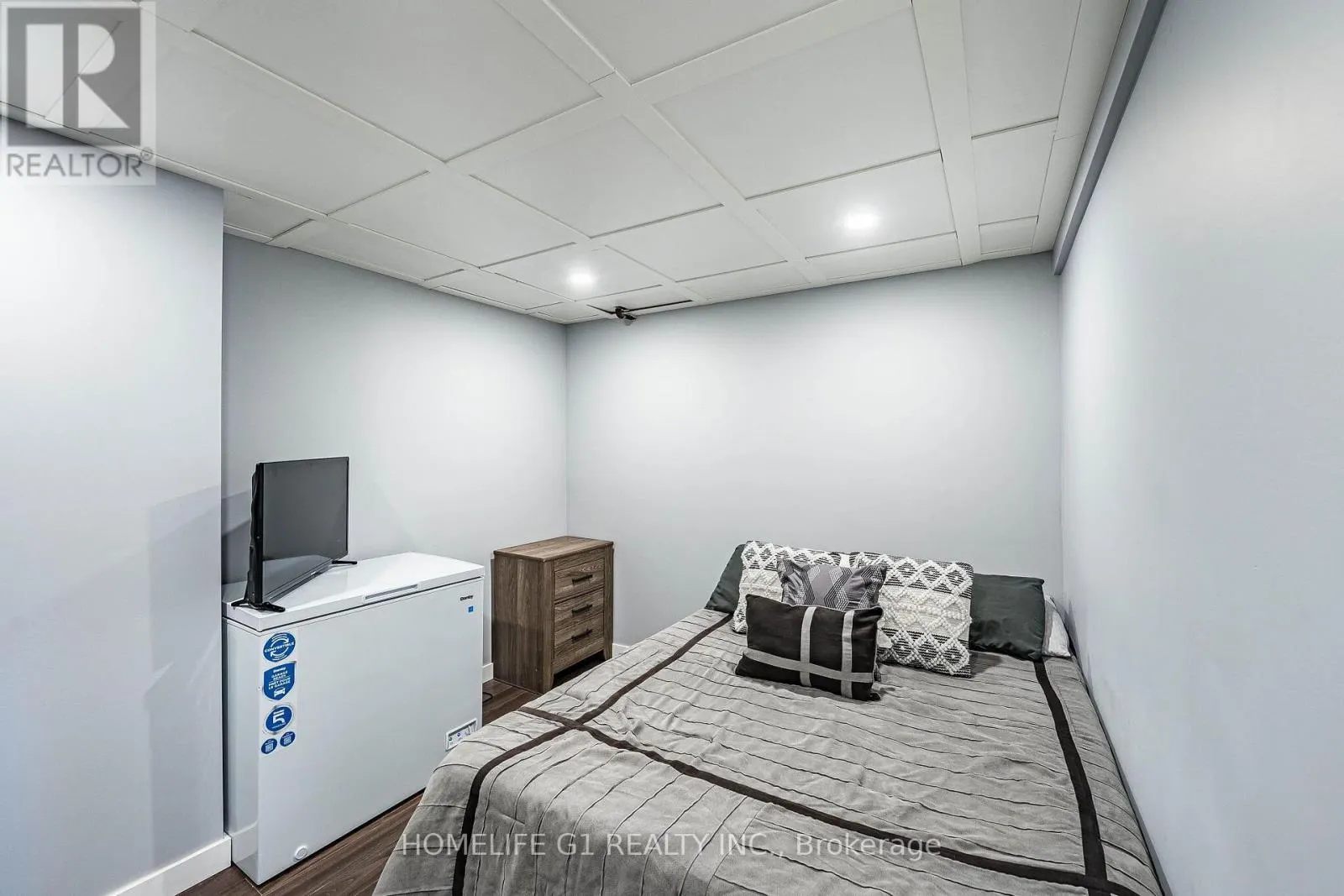 330 POMPANO COURT