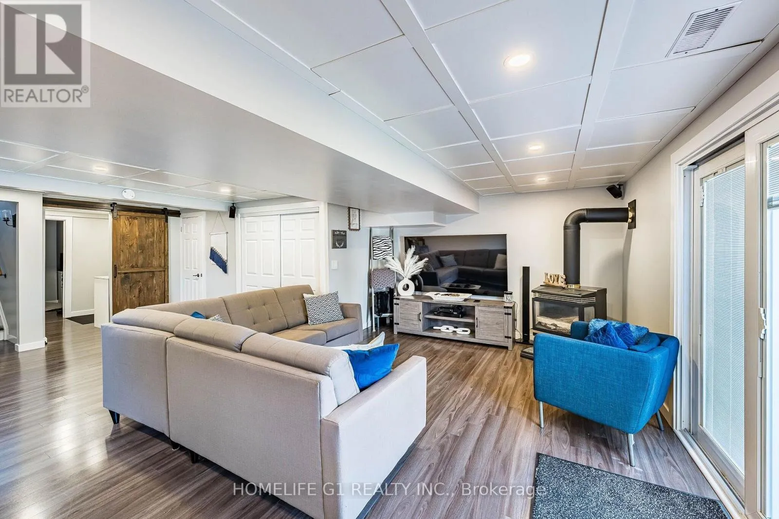 330 POMPANO COURT