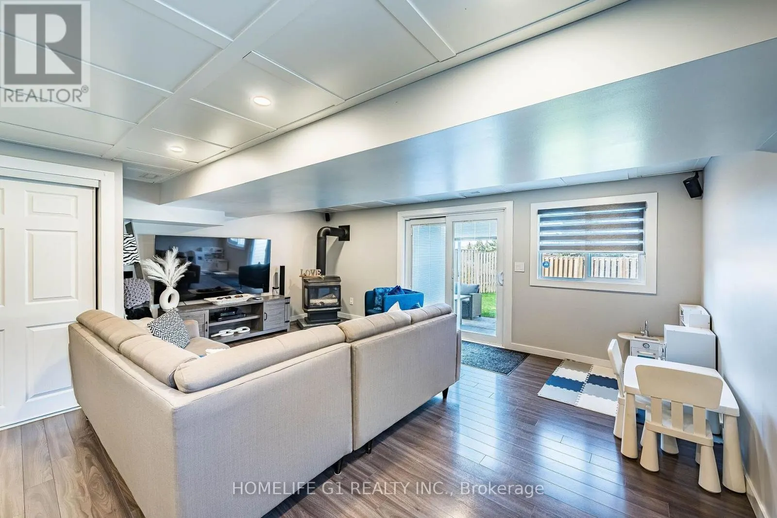 330 POMPANO COURT