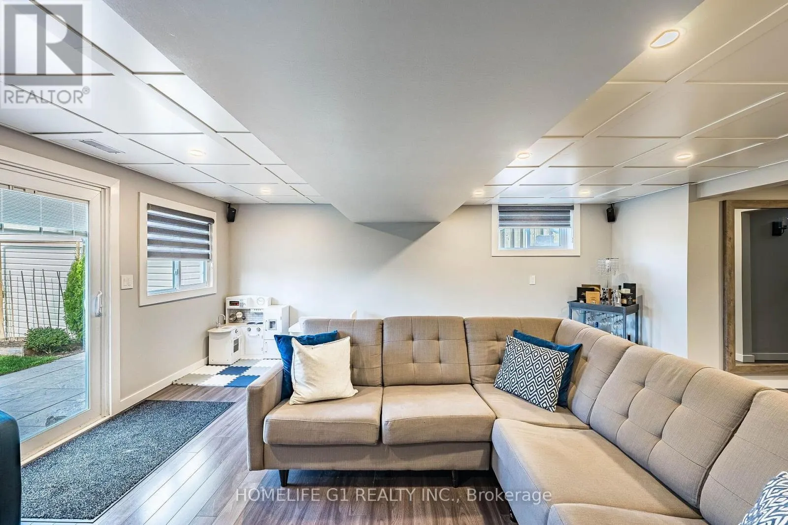 330 POMPANO COURT