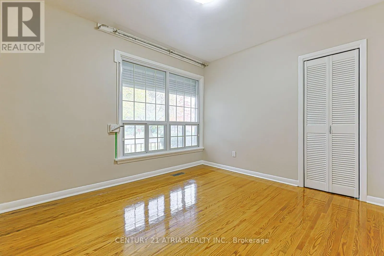 MAIN LEVEL - 17 MARLBANK ROAD