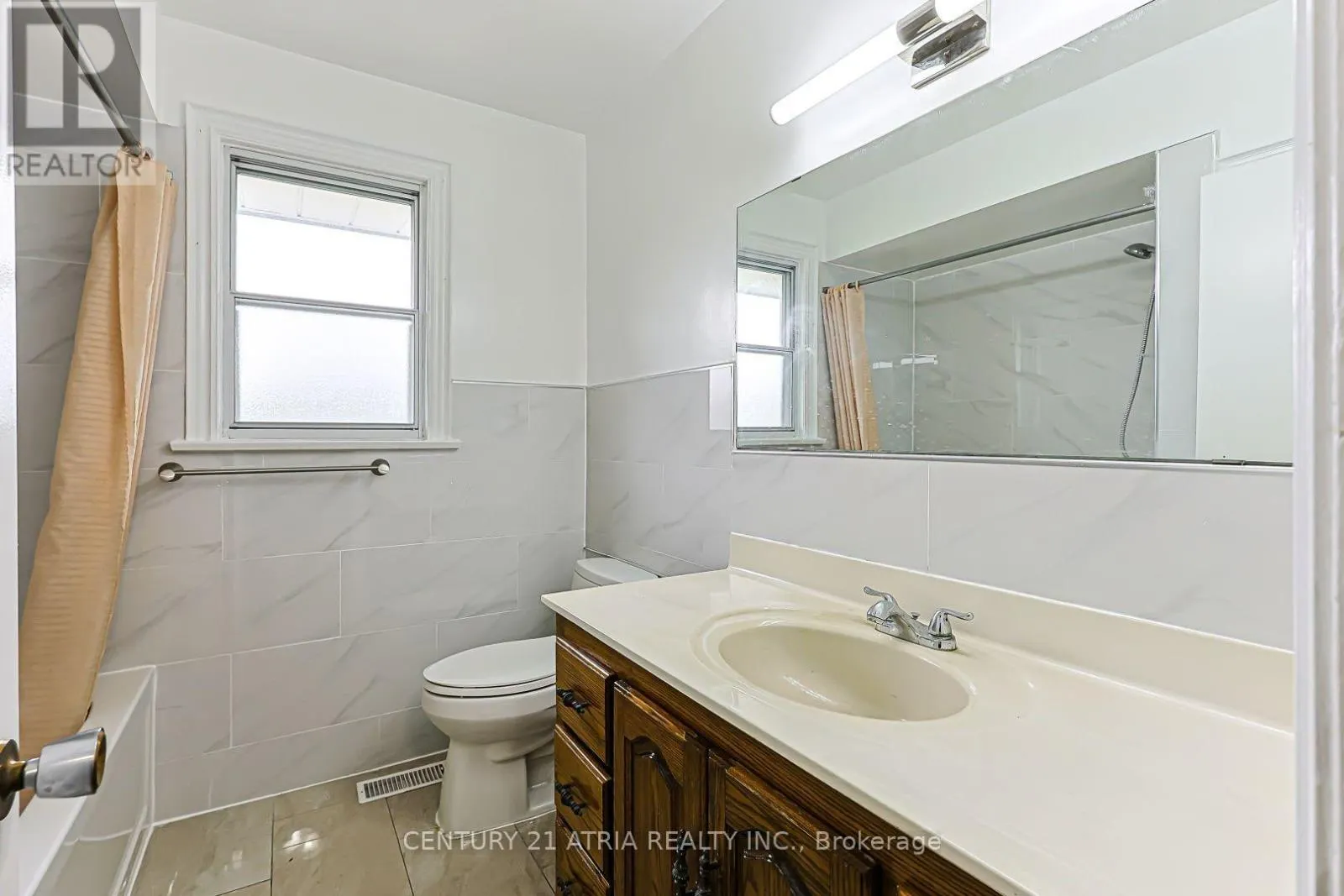 MAIN LEVEL - 17 MARLBANK ROAD
