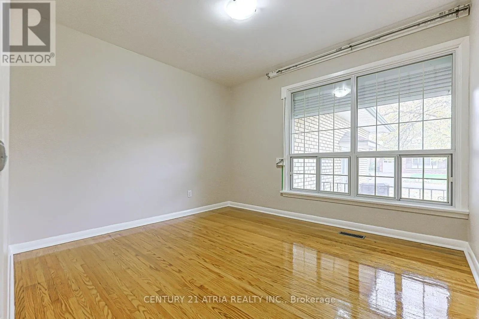 MAIN LEVEL - 17 MARLBANK ROAD