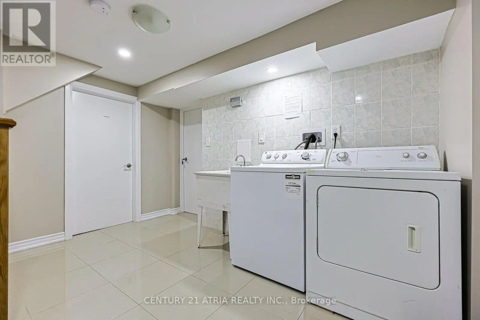 LOWER LEVEL UNIT 1 - 19 MARLBANK ROAD