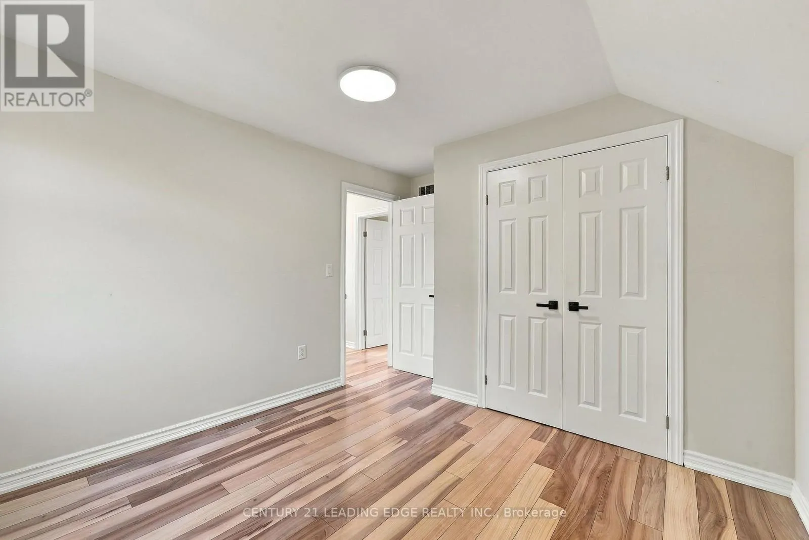 89 PARK ROAD S
