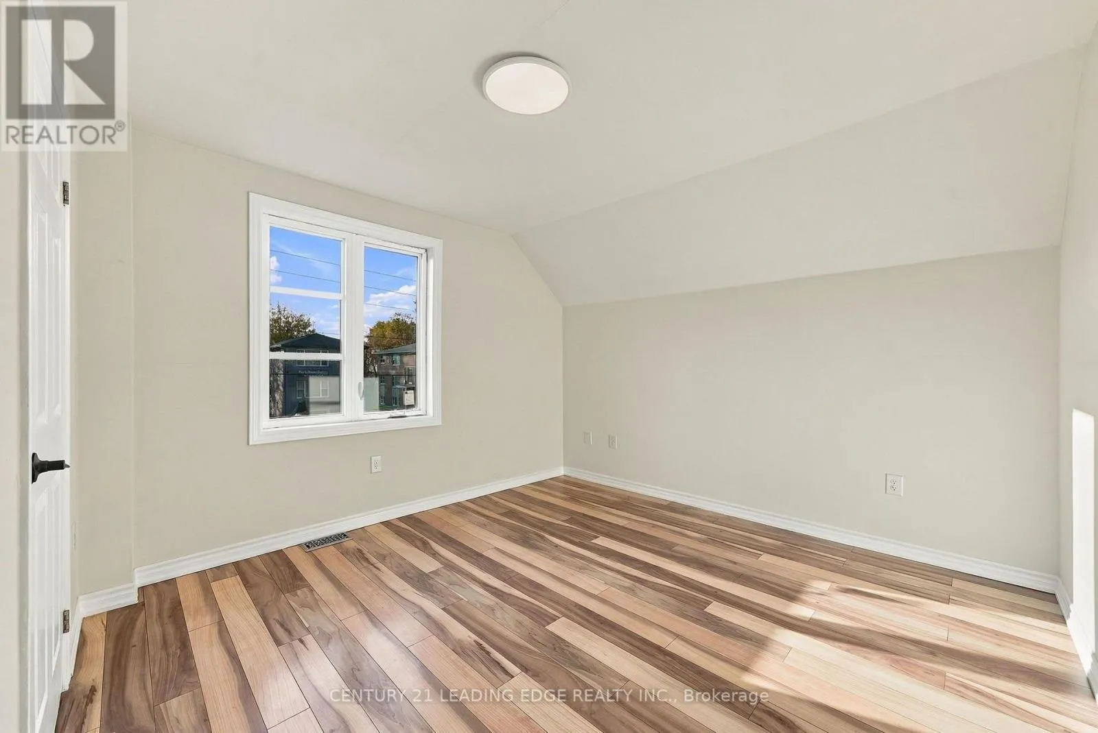 89 PARK ROAD S