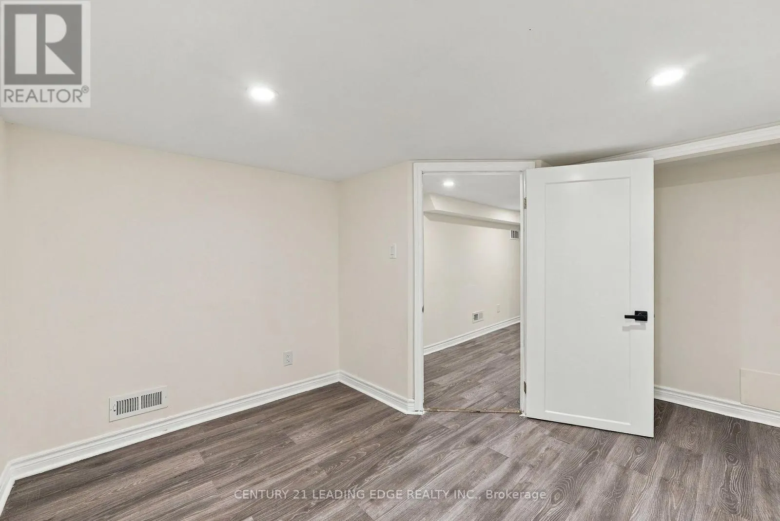 89 PARK ROAD S