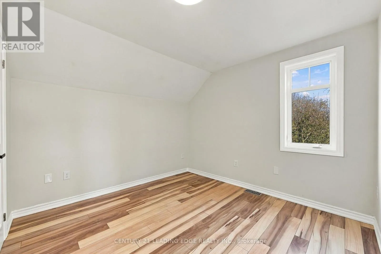 89 PARK ROAD S