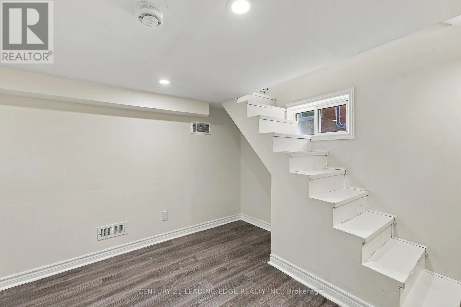 89 PARK ROAD S
