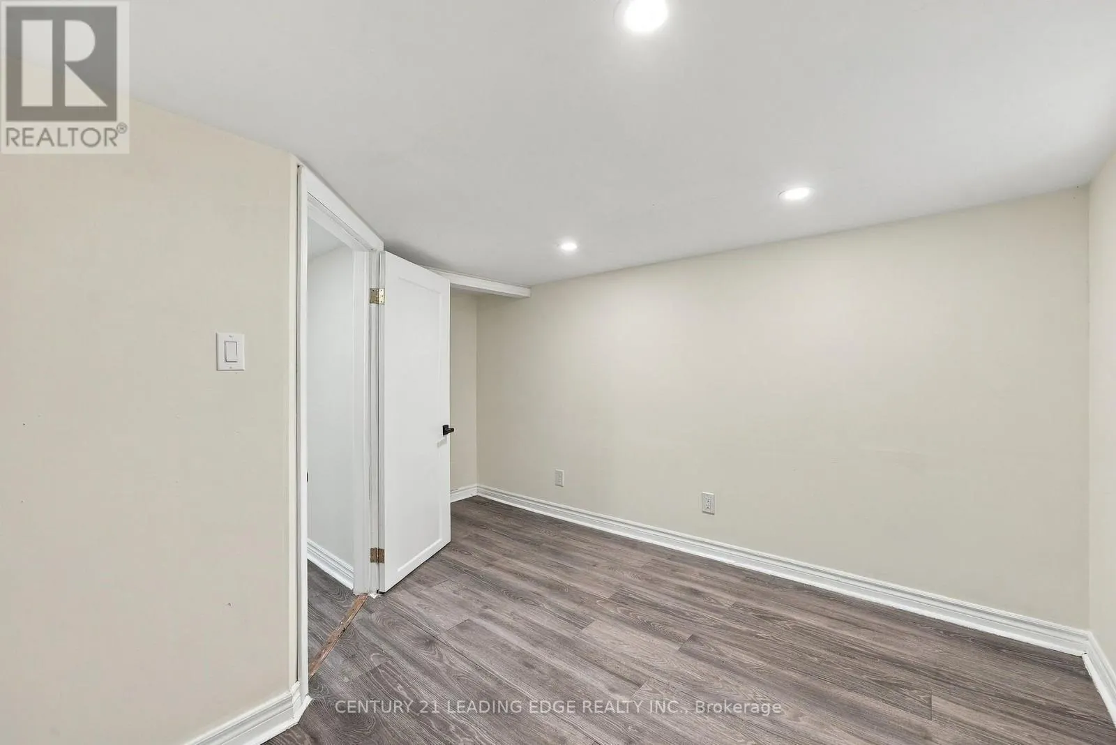 89 PARK ROAD S