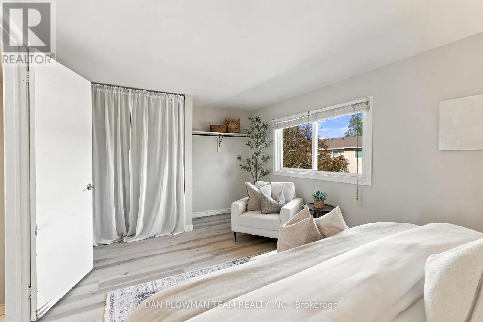81 - 1133 RITSON ROAD N